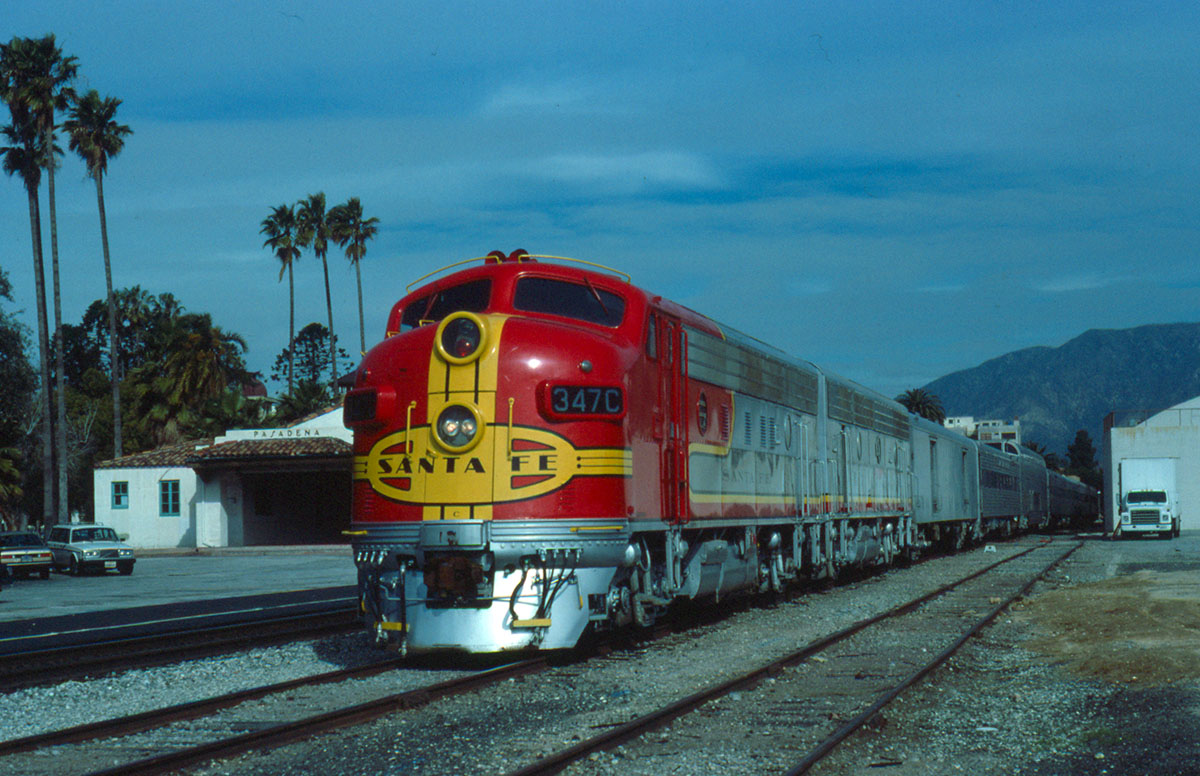 Name:  Santa+Fe+F7A+347C+and+F7B+347B+were+borrowed+from+the+California+State+Railway+Museum+in+1989+fo.jpg
Views: 1198
Size:  225.4 KB