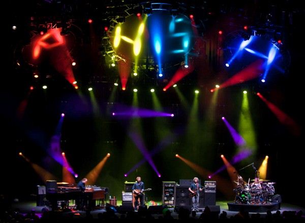 Name:  DPV_4471_Phish_06-22-10_Mansfield_Vann.jpg
Views: 778
Size:  36.5 KB