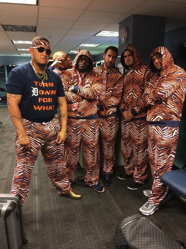 Name:  tigers.jpg
Views: 193
Size:  106.4 KB