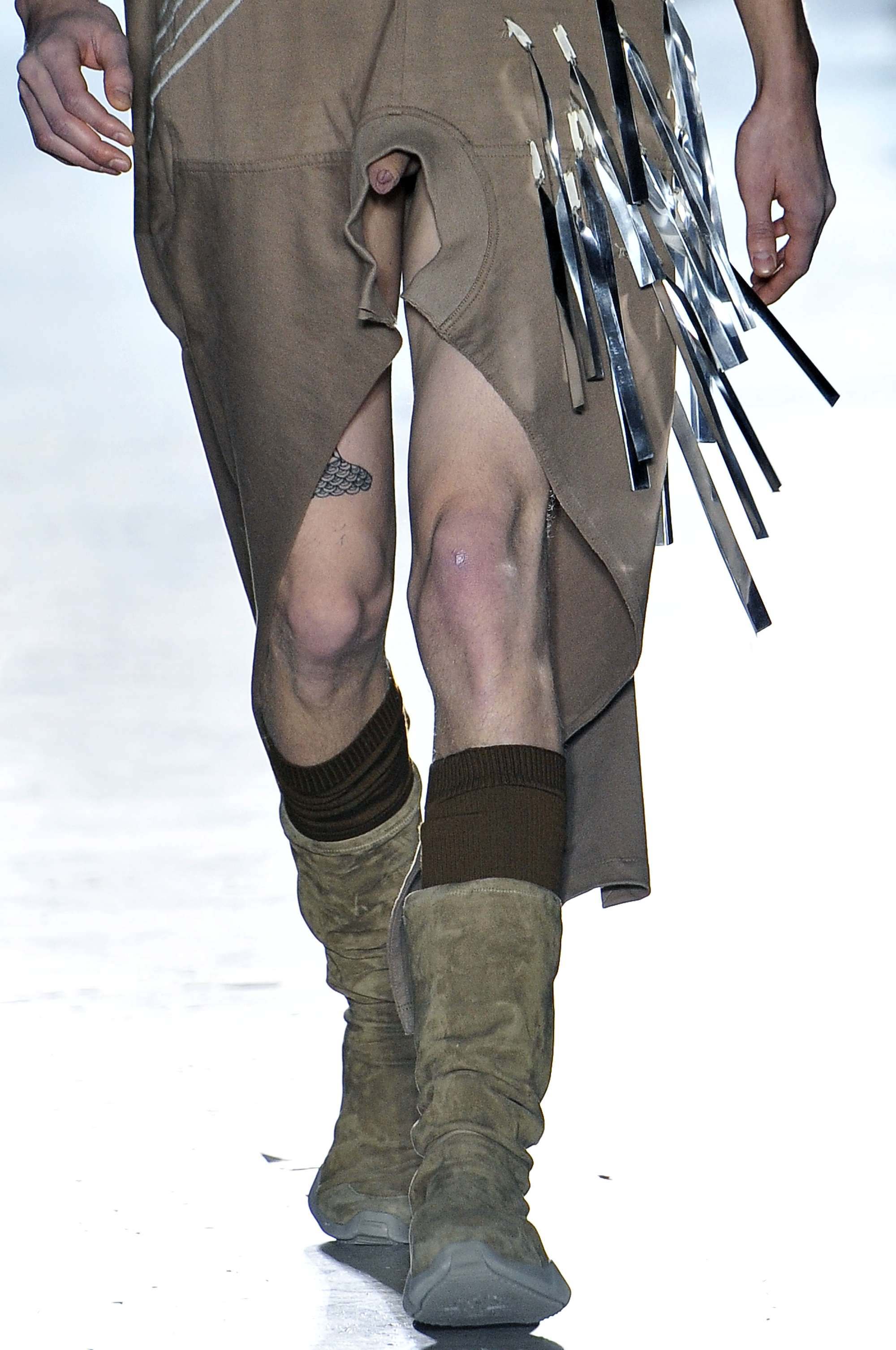 Name:  rick-owens-put-flaccid-penises-on-the-runway-a-paris-fashion-week-456-body-image-1421962250.jpeg
Views: 472
Size:  361.0 KB