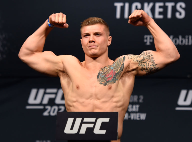 Name:  592224170-ufc-202-weigh-in-768x569.jpg
Views: 287
Size:  52.1 KB