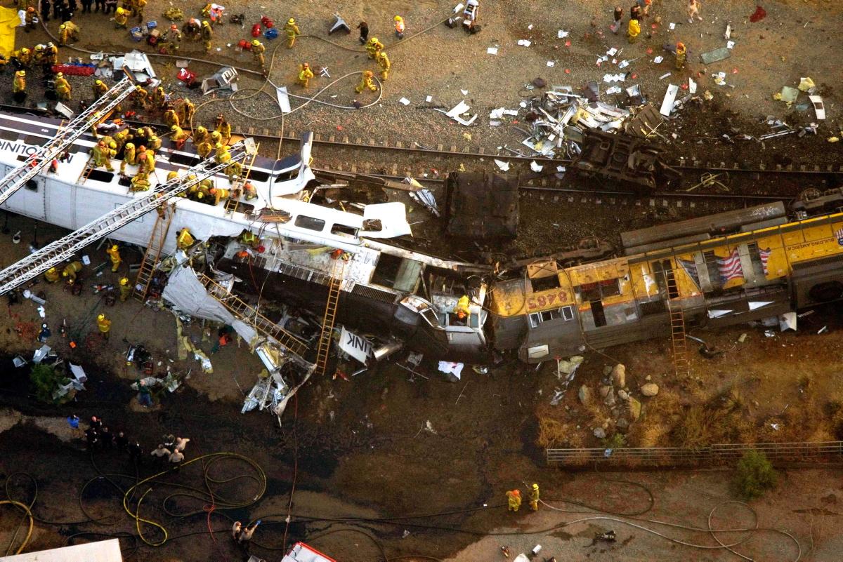 Name:  metrolink-train-collides-freight-train-california-2008.jpg
Views: 667
Size:  220.6 KB
