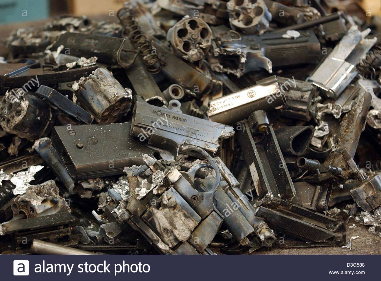 Name:  dpa-a-pile-of-shredded-guns-lies-in-the-police-headquarter-in-hamburg-D3G588.jpg
Views: 315
Size:  194.1 KB