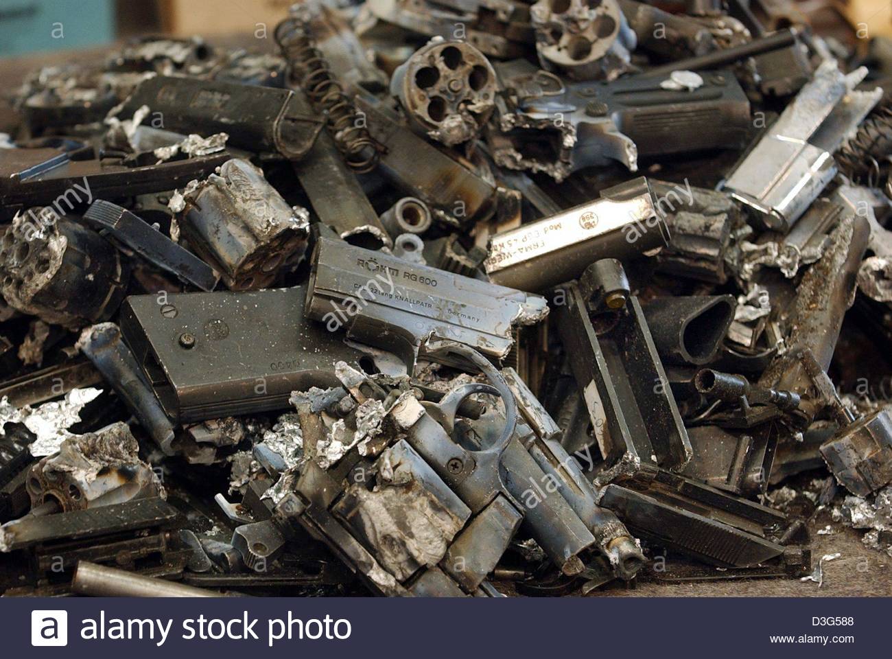 Name:  dpa-a-pile-of-shredded-guns-lies-in-the-police-headquarter-in-hamburg-D3G588.jpg
Views: 276
Size:  194.1 KB