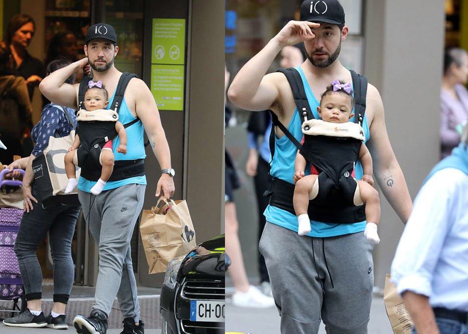 Name:  Serena-Williams-husband-Alexis-running-errands-with-their-daughter-after-Serenas-injury.jpg
Views: 1946
Size:  110.9 KB
