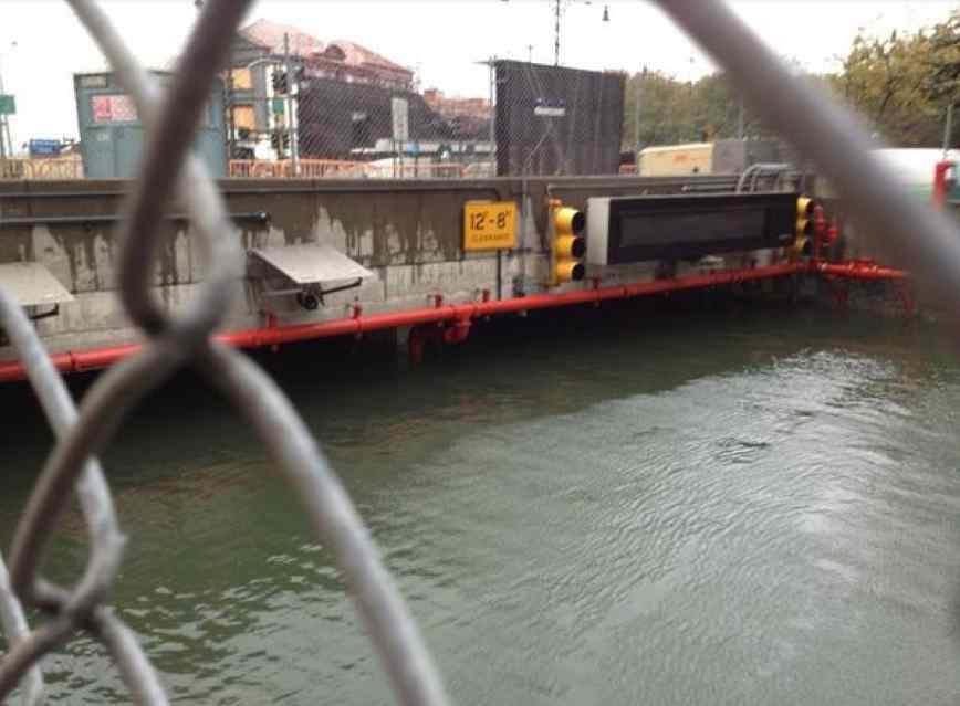 Name:  the-brooklyn-battery-tunnel-is-completely-flooded-tuesday-morning-the-tunnel-entrance-is-128-hig.jpg
Views: 371
Size:  62.6 KB