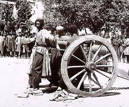 Name:  execution by cannon Iran 1890's.jpg
Views: 510
Size:  63.1 KB