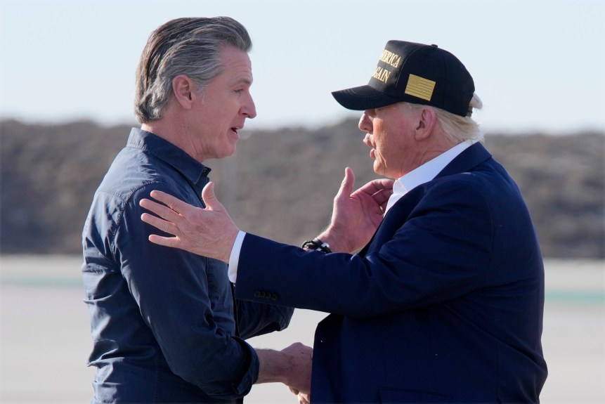 Name:  LDN-L-FIRE-TRUMP-VISIT-0125-15.jpg
Views: 39
Size:  64.0 KB