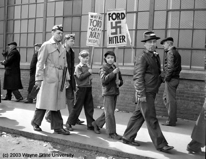 Name:  1941-strike-at-Ford-Rouge-plant.jpg
Views: 409
Size:  60.6 KB