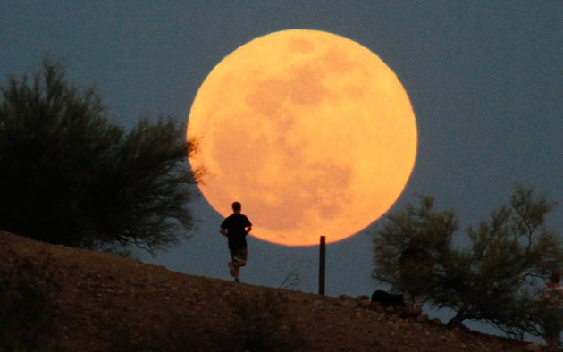 Name:  sm-supermoon-03.jpg
Views: 429
Size:  33.0 KB