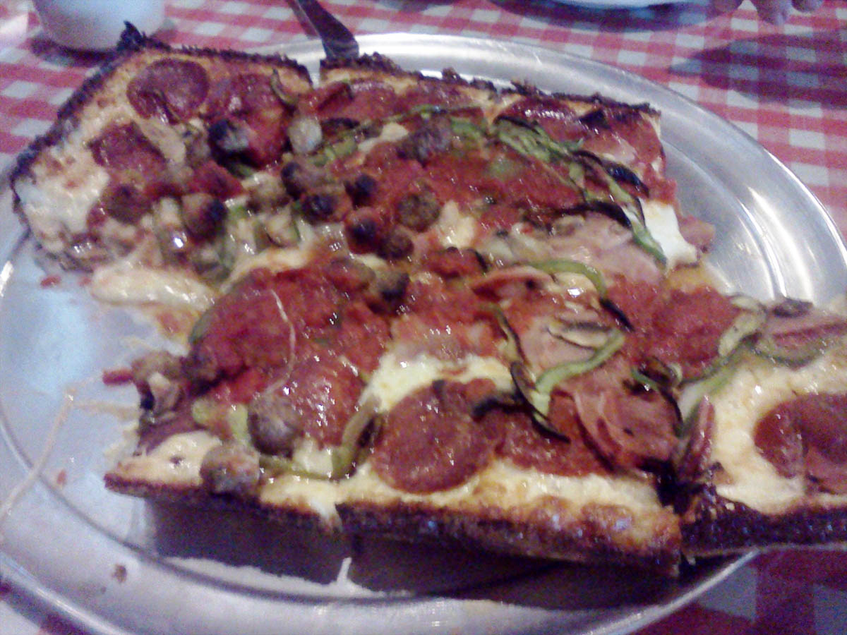 Name:  cloverleaf pizza 4d 1k.jpg
Views: 473
Size:  214.1 KB