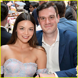 Name:  cooper-hefner-marries-scarlett-byrne.jpg
Views: 529
Size:  30.6 KB